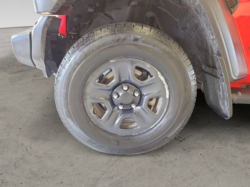 Used 2020 Jeep Gladiator Sport w/ Trailer Tow Package image 15