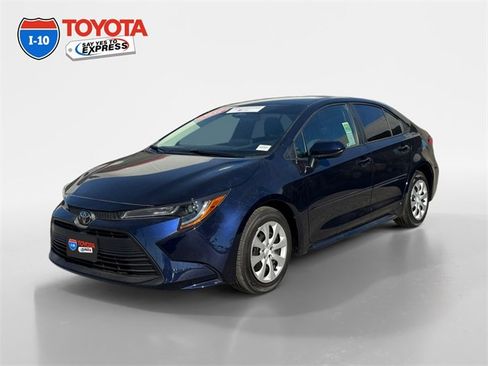 Certified 2025 Toyota Corolla LE image 1