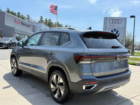 New 2026 Volkswagen Taos SE AWD/4WD image 12