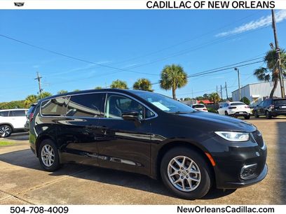 Used 2024 Chrysler Pacifica Touring-L