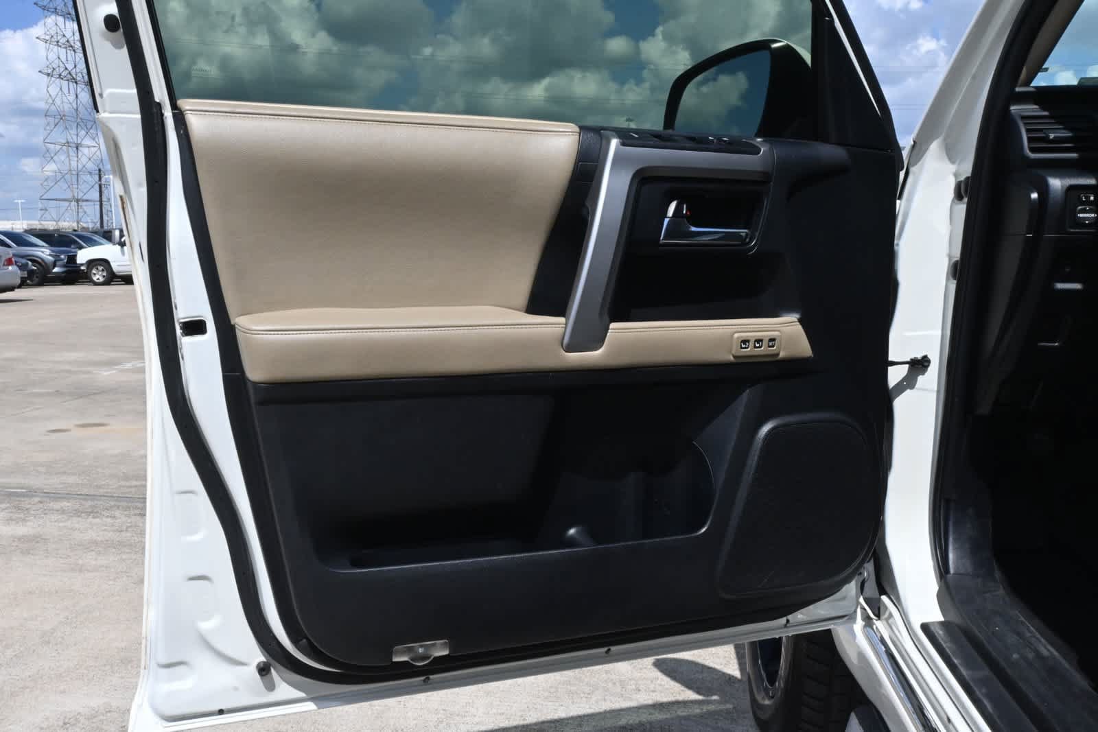 Used 2014 Toyota 4Runner Limited RWD image 18