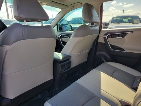 Used 2020 Toyota RAV4 Limited w/ Limited Grade Weather Package AWD/4WD image 17