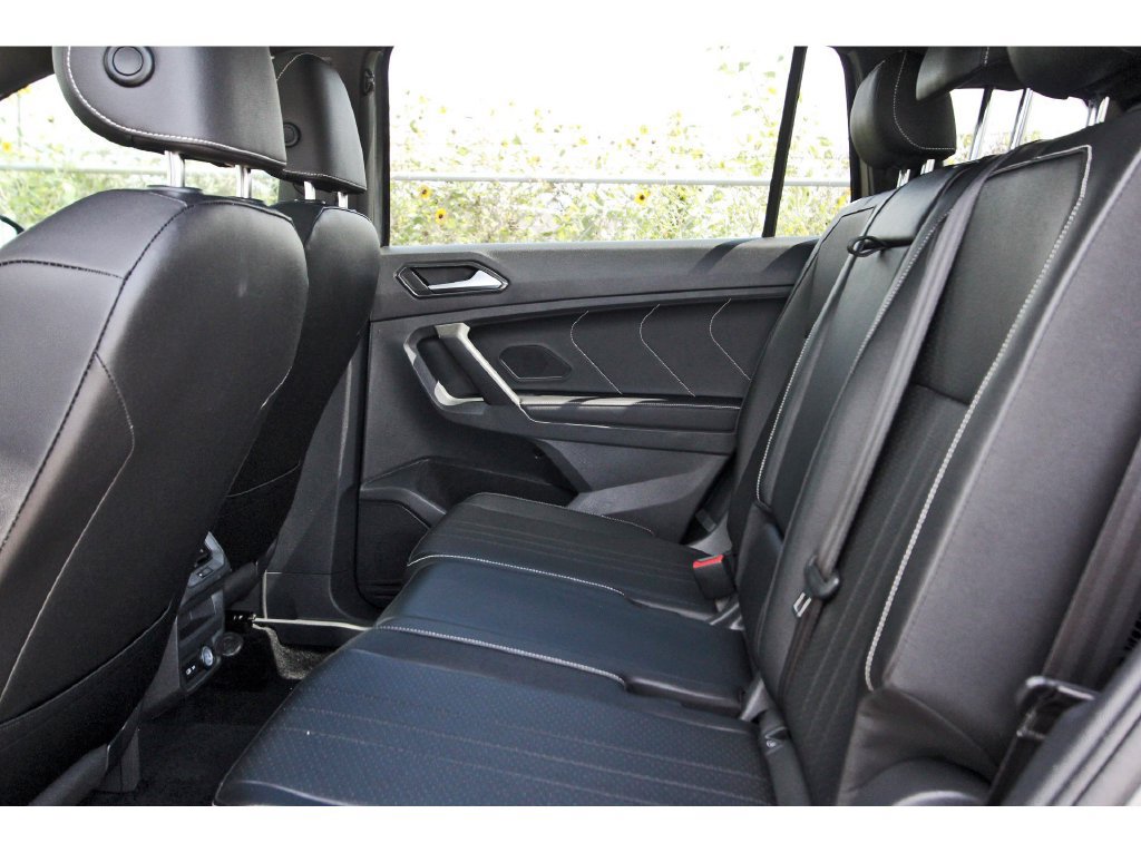Used 2023 Volkswagen Tiguan SE R-Line FWD image 29