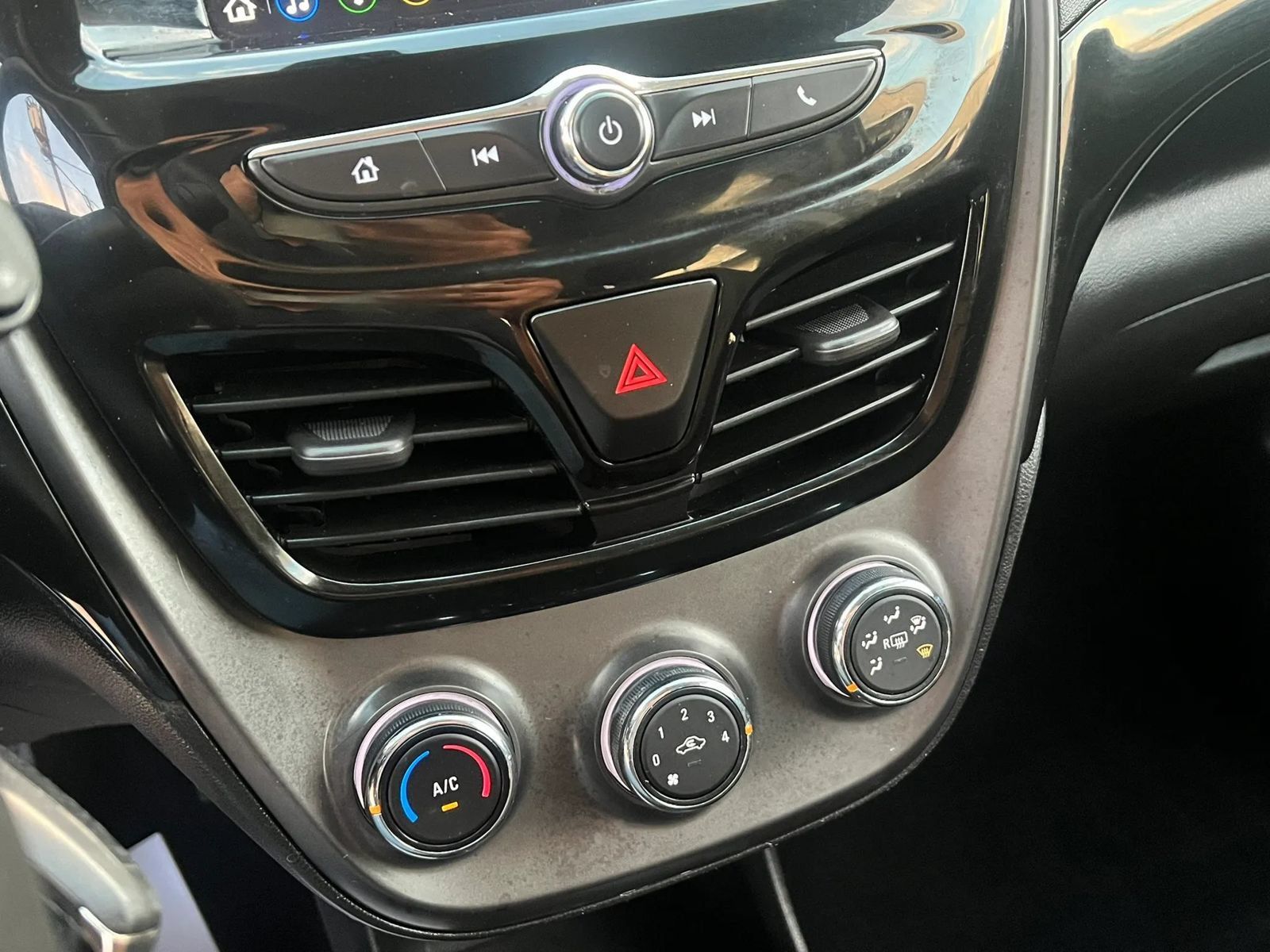 Used 2021 Chevrolet Spark LT FWD image 29