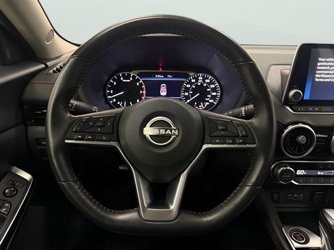 Used 2025 Nissan Sentra SR w/ SR Premium Package FWD image 17