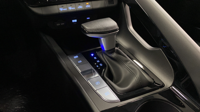 New 2026 Hyundai Elantra Hybrid FWD image 18
