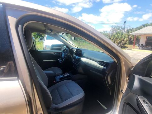 Used 2020 Ford Escape SE FWD image 12