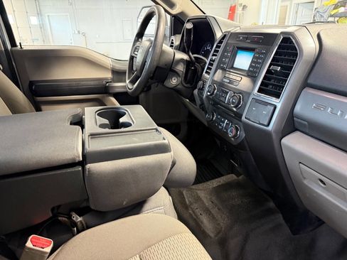 Used 2017 Ford F350 XLT AWD/4WD image 9