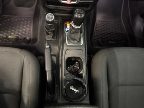 Used 2020 Jeep Wrangler Sport AWD/4WD image 24