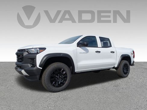 New 2026 Chevrolet Colorado Trail Boss AWD/4WD image 2