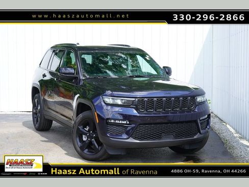 Used 2024 Jeep Grand Cherokee Limited w/ Black Appearance Package AWD/4WD image 1