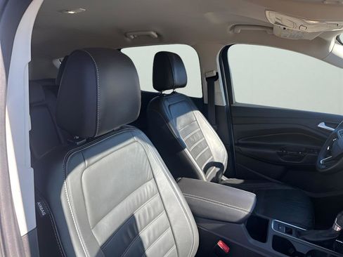 Used 2017 Ford Escape Titanium image 14