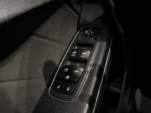 Used 2018 Dodge Charger R/T image 18