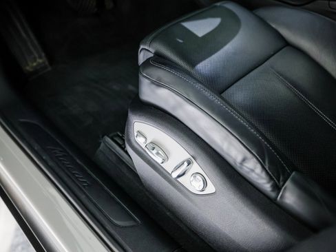 Certified 2023 Porsche Macan image 14