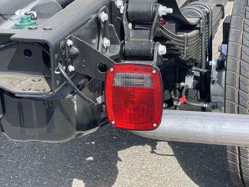 New 2024 Ford F450 XL w/ XL Chrome Package image 9