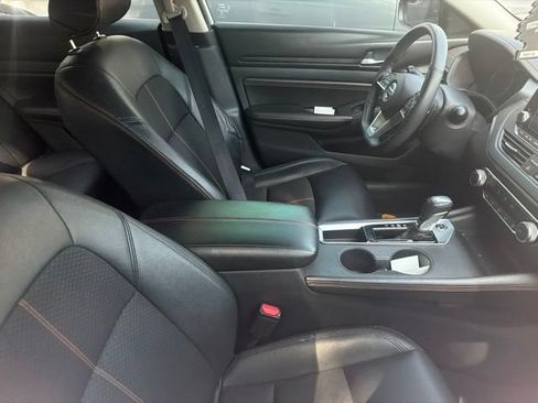 Used 2021 Nissan Altima 2.5 SR FWD image 4