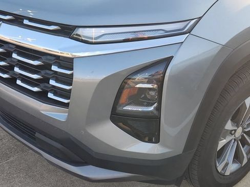 Used 2026 Chevrolet Equinox LT FWD image 8