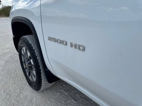 Used 2025 Chevrolet Silverado 2500 Custom w/ Custom Value Package AWD/4WD image 10