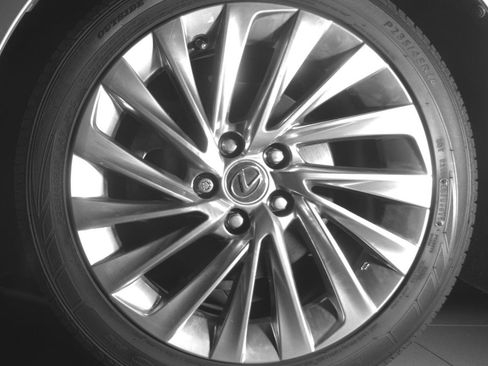 Used 2020 Lexus ES 350 Ultra Luxury w/ Accessory Package 2 image 9