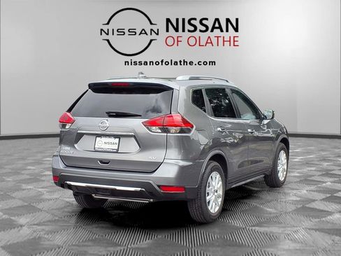 Used 2017 Nissan Rogue SV FWD image 30
