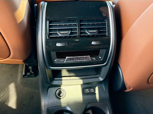 New 2026 BMW X7 M60i image 21