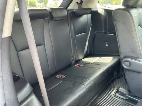 Used 2022 Toyota Highlander XLE AWD/4WD image 24