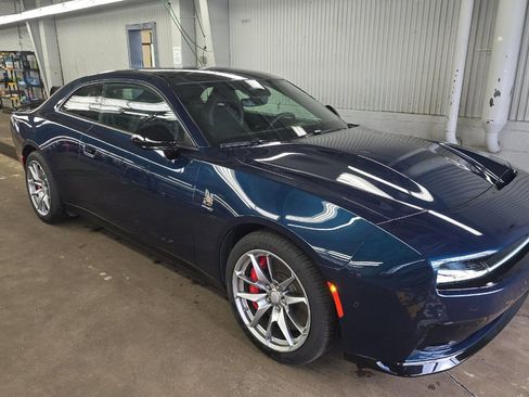 Used 2024 Dodge Charger Daytona Scat Pack w/ Plus Group image 2