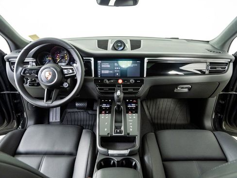 New 2026 Porsche Macan image 19