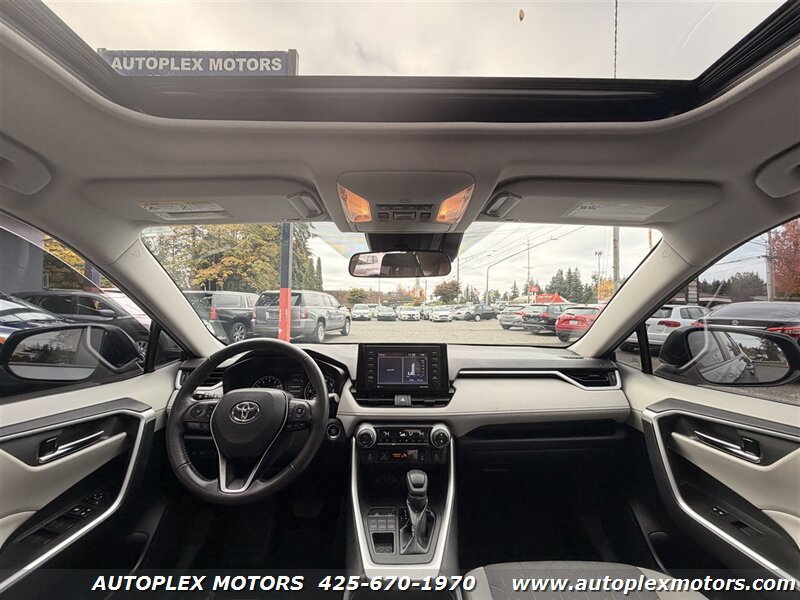 Used 2020 Toyota RAV4 XLE w/ Convenience Package AWD/4WD image 8