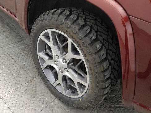 Used 2021 Jeep Grand Cherokee Overland AWD/4WD image 31
