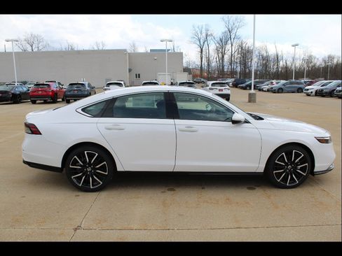 New 2026 Honda Accord Touring image 3