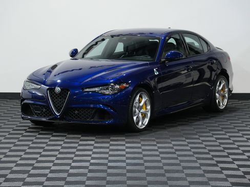 Used 2019 Alfa Romeo Giulia Quadrifoglio w/ Driver Assist Dynamic Package image 3