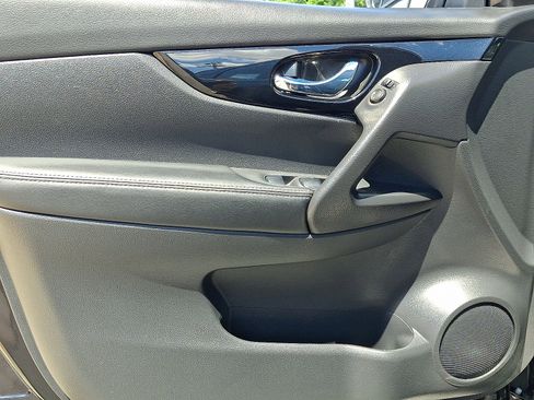 Used 2019 Nissan Rogue Sport SV AWD/4WD image 13
