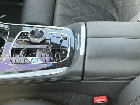 Certified 2024 BMW X7 xDrive40i w/ M Sport Package image 6