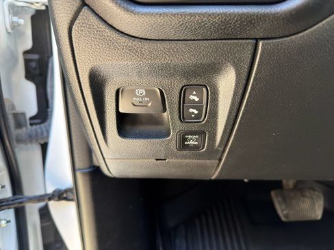 Used 2023 RAM 1500 Laramie AWD/4WD image 17