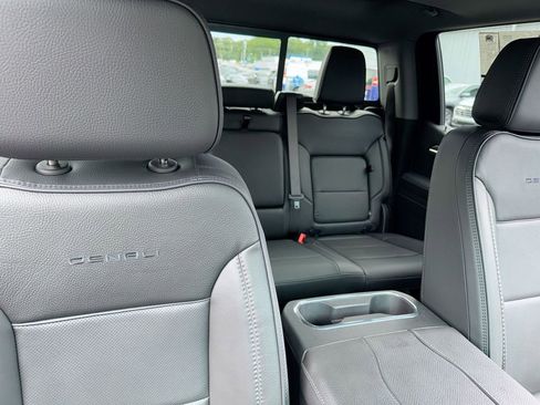 Used 2025 GMC Sierra 1500 Denali w/ Denali Reserve Package AWD/4WD image 34