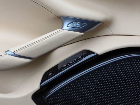 Certified 2023 Ferrari Roma image 38