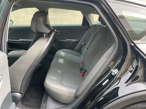 Used 2025 Kia K4 LXS image 24