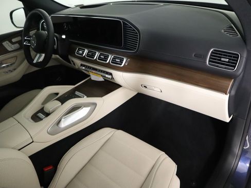 New 2026 Mercedes-Benz GLS 580 4MATIC image 19
