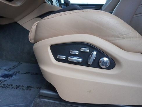 Used 2020 Porsche Cayenne Turbo AWD/4WD image 40