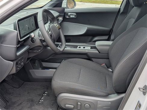 New 2025 Hyundai Ioniq 6 SE image 11