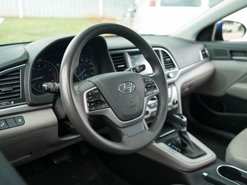Used 2018 Hyundai Elantra SEL FWD image 6