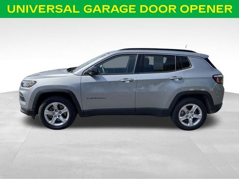 Used 2024 Jeep Compass Latitude w/ Convenience Group AWD/4WD image 7