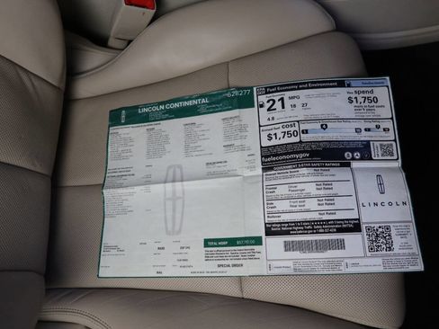 Used 2017 Lincoln Continental Select w/ Technology Package image 36