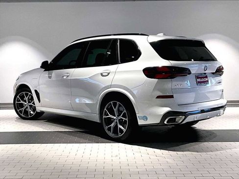 Used 2025 BMW X5 xDrive50e w/ M Sport Package image 3
