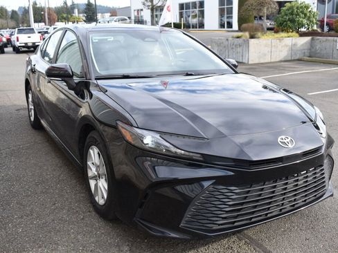 Certified 2025 Toyota Camry LE image 3