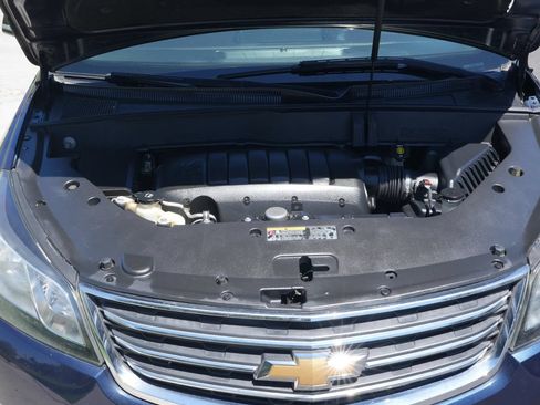 Used 2017 Chevrolet Traverse LT w/ Style and Technology Package FWD image 22