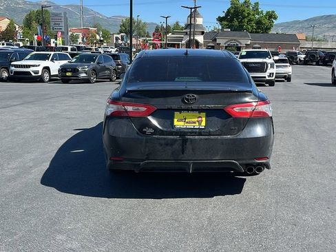 Used 2020 Toyota Camry SE w/ Carpet Mat Package FWD image 6