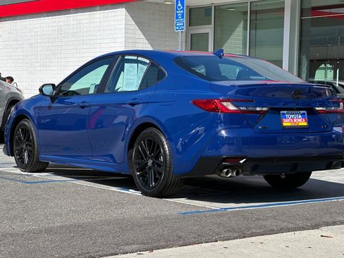 Used 2025 Toyota Camry SE w/ Convenience Package FWD image 6