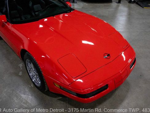 Used 1995 Chevrolet Corvette Base 2dr Hatchback image 14